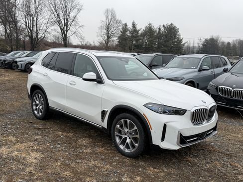 New 2026 BMW X5 xDrive40i w/ Premium Package image 3