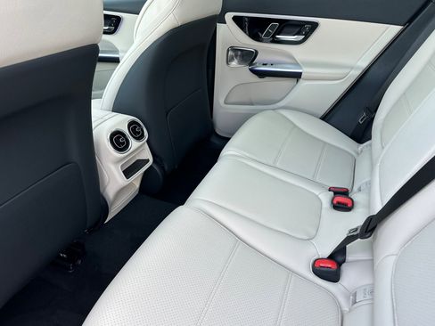 New 2026 Mercedes-Benz GLC 300 4MATIC image 12