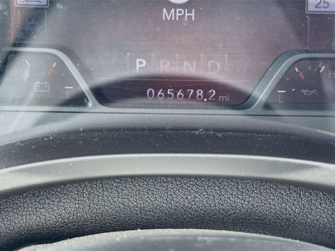 Used 2019 RAM 1500 Laramie AWD/4WD image 13