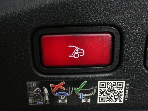 New 2026 Mercedes-Benz CLE 300 4MATIC Cabriolet image 29