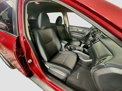 Used 2018 Nissan Rogue SV FWD image 31