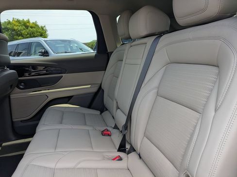 Used 2025 Lincoln Nautilus Reserve w/ Jet Appearance Package AWD/4WD image 16
