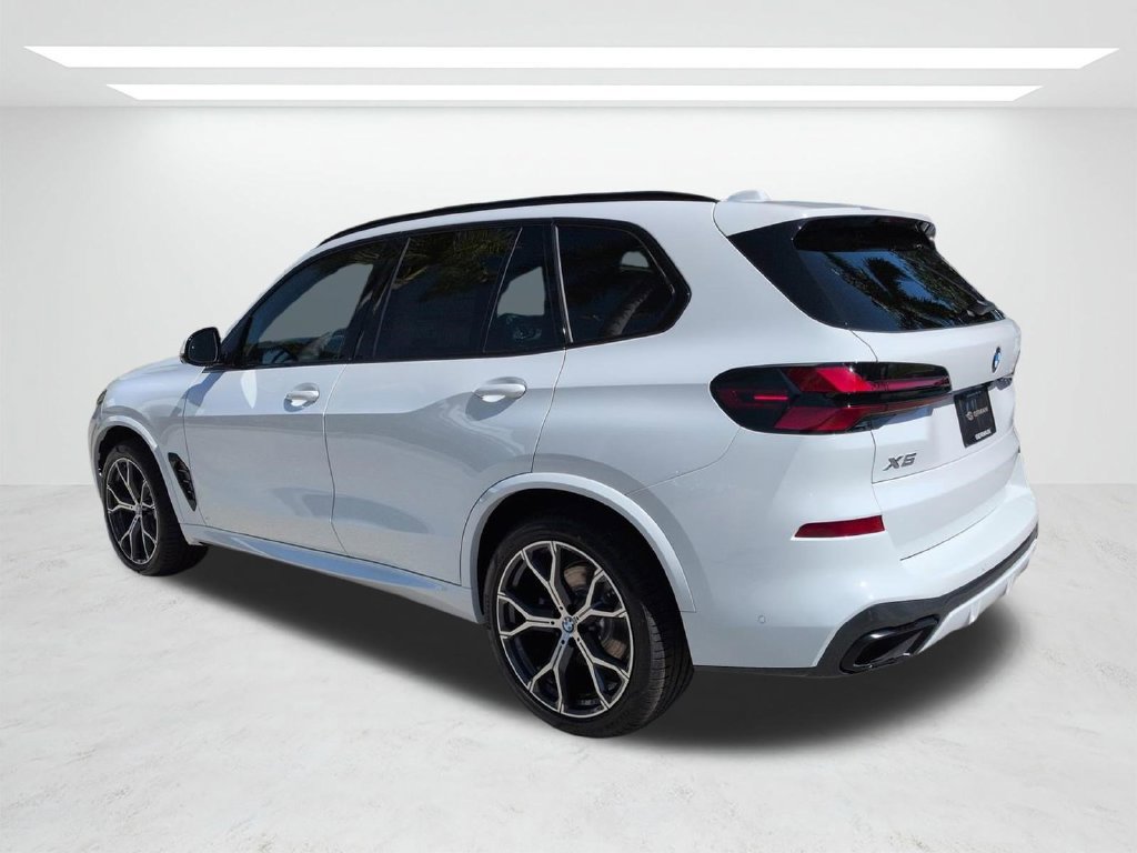 New 2026 BMW X5 xDrive40i w/ M Sport Package AWD/4WD image 6