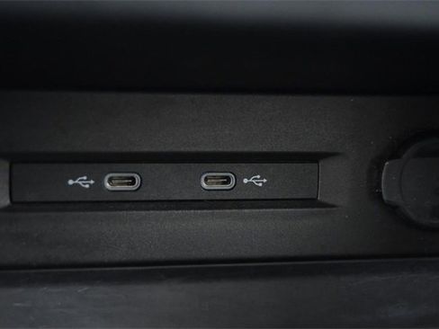 Certified 2022 Volkswagen Taos SE w/ Panoramic Sunroof Package image 15