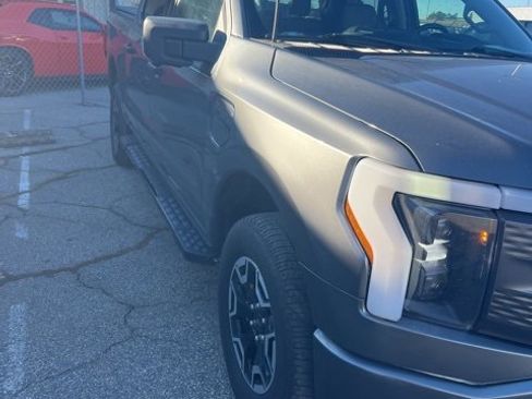 Used 2022 Ford F150 Lightning XLT image 10