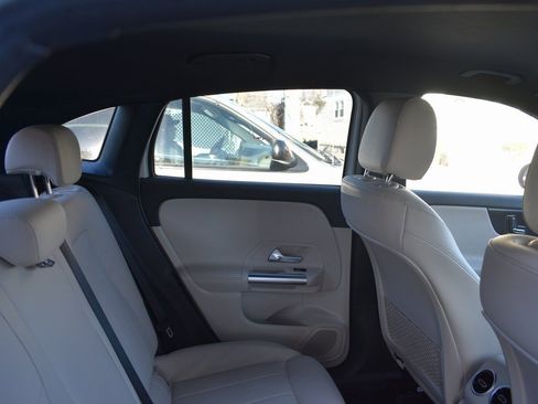 Used 2025 Mercedes-Benz GLA 250 GLA 250 image 26