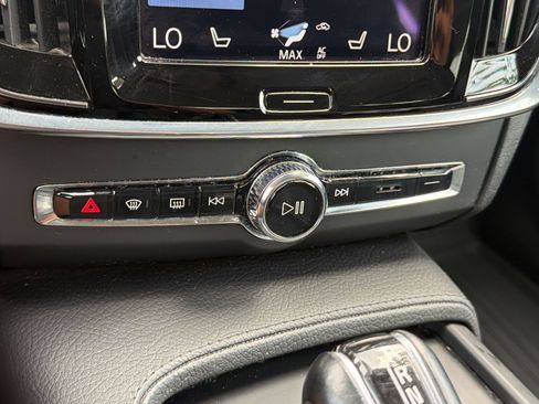 Used 2017 Volvo S90 T6 Momentum w/ Vision Package AWD/4WD image 18