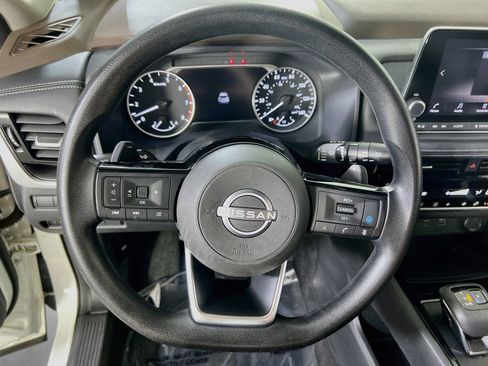 Used 2022 Nissan Rogue SV AWD/4WD image 11