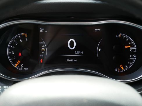 Used 2018 Jeep Grand Cherokee Altitude AWD/4WD image 21
