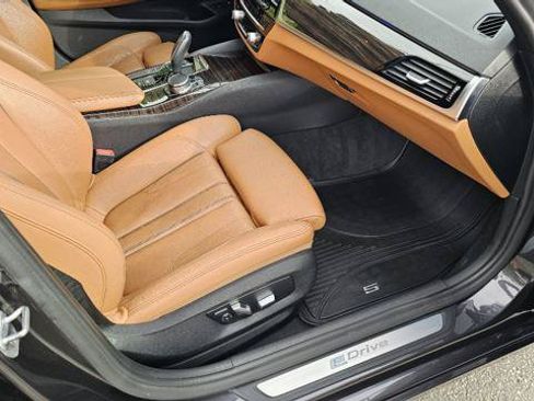 Used 2019 BMW 530e xDrive w/ Convenience Package AWD/4WD image 31