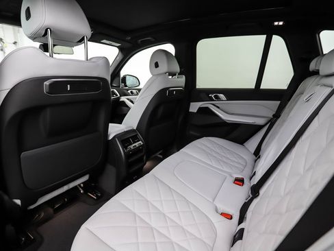 New 2026 BMW X5 xDrive40i w/ M Sport Package image 22