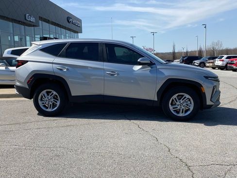 New 2026 Hyundai Tucson SE image 9