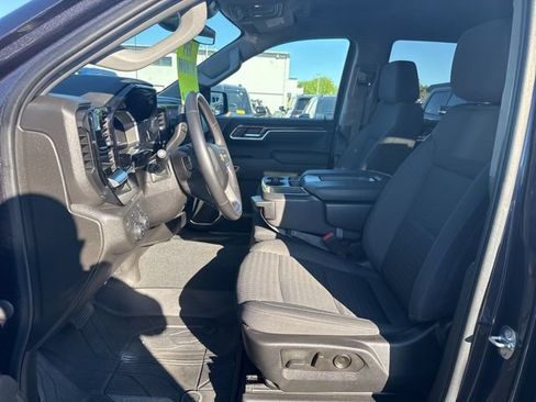 Used 2022 Chevrolet Silverado 1500 LT w/ Z71 Off-Road Package AWD/4WD image 9