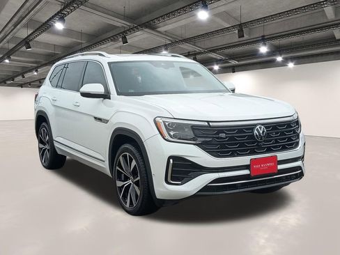 Used 2024 Volkswagen Atlas SEL Premium R-Line AWD/4WD image 2