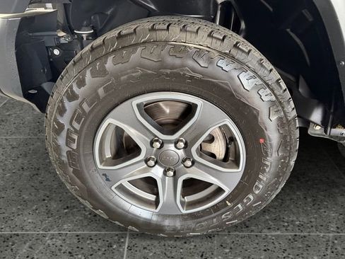 Used 2018 Jeep Wrangler Unlimited Sport S AWD/4WD image 28