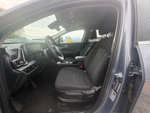 Used 2025 Kia Sportage LX FWD image 23