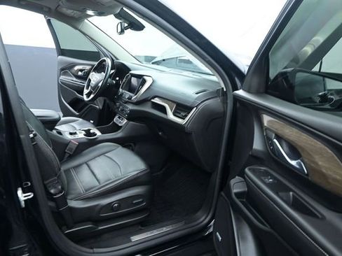 Used 2022 GMC Terrain Denali w/ Denali Premium Package AWD/4WD image 17
