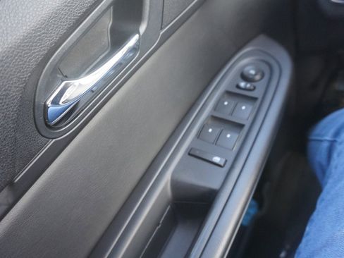 Used 2016 Chevrolet Traverse LT w/ Style and Technology Package image 17