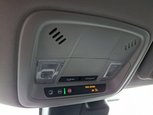 Used 2025 Chevrolet Malibu LT image 32