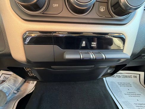 Used 2019 RAM 1500 Laramie AWD/4WD image 22