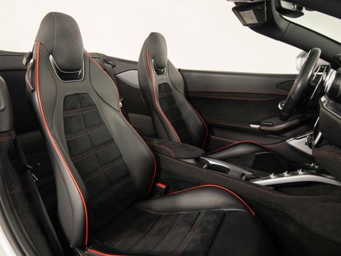 Certified 2022 Ferrari Portofino M M image 48