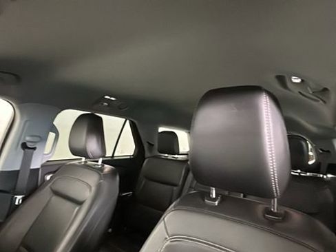 Used 2022 Ford Explorer XLT AWD/4WD image 13