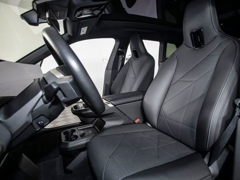 Used 2023 BMW iX xDrive50 w/ Sport Package image 15