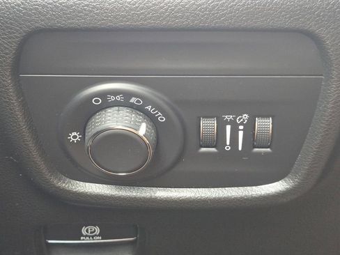 Used 2023 Jeep Grand Cherokee L Laredo AWD/4WD image 24
