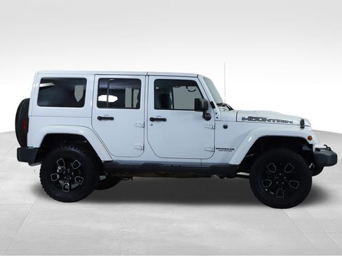Used 2017 Jeep Wrangler Unlimited Sahara image 12
