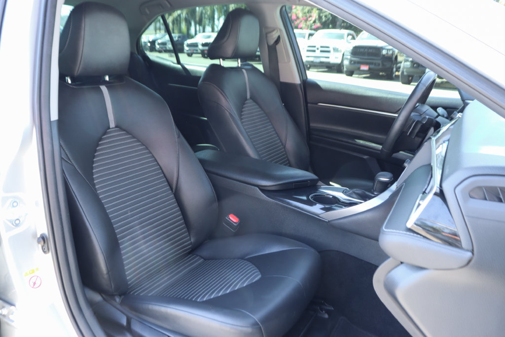 Used 2018 Toyota Camry SE FWD image 34