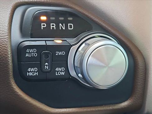 Used 2019 RAM 1500 Laramie AWD/4WD image 16