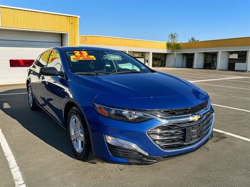 Used 2023 Chevrolet Malibu LS image 1