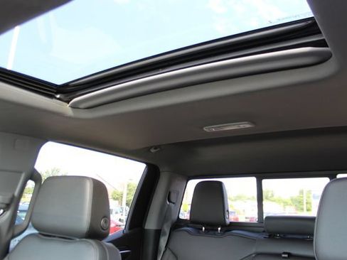 Used 2022 GMC Sierra 1500 Elevation w/ Elevation Premium Package AWD/4WD image 23