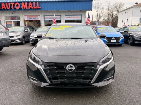 Used 2025 Nissan Altima 2.5 SV image 3