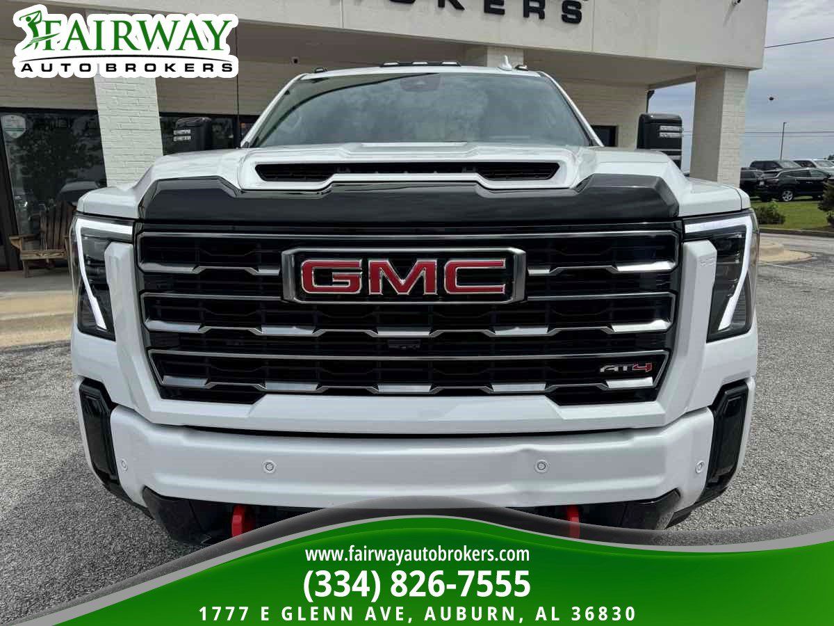 Used 2025 GMC Sierra 2500 AT4 w/ AT4 Premium Plus Package AWD/4WD image 3