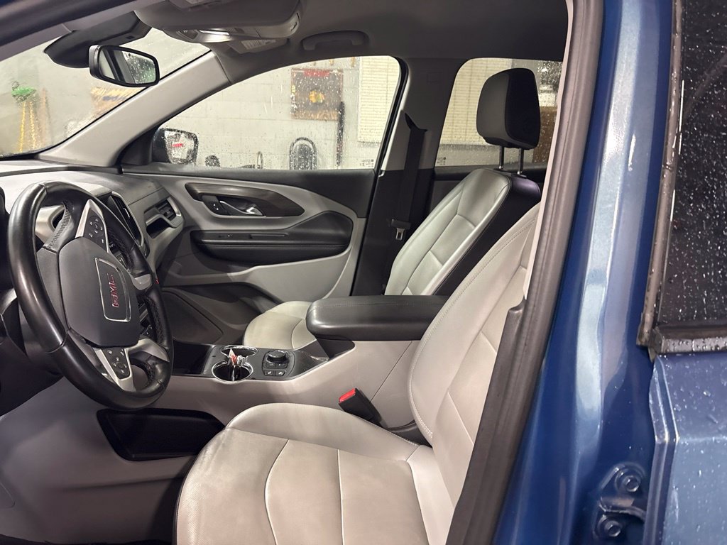 Used 2024 GMC Terrain SLT AWD/4WD image 10