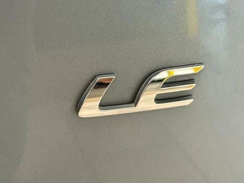 Used 2020 Toyota Corolla LE FWD image 15