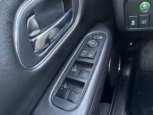 Used 2017 Honda HR-V EX-L image 24