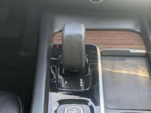 Used 2022 Volvo XC60 T8 Inscription Expression w/ Advanced Package image 12