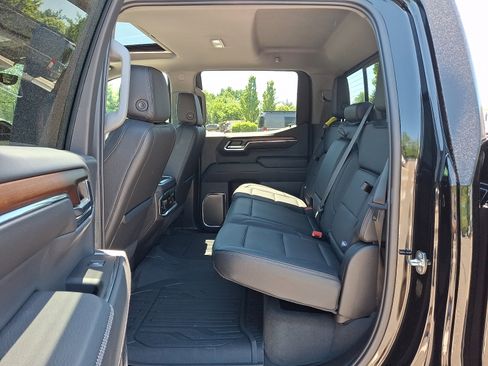 Used 2024 GMC Sierra 1500 Denali w/ Denali Reserve Package AWD/4WD image 10