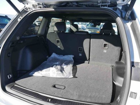 New 2025 Jeep Grand Cherokee Altitude image 8