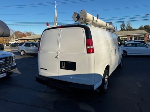 Used 2017 Chevrolet Express 3500 image 6