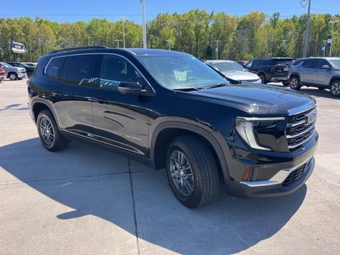 Used 2025 GMC Acadia Elevation image 9