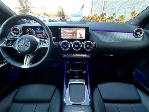 Used 2025 Mercedes-Benz GLA 250 4MATIC image 15