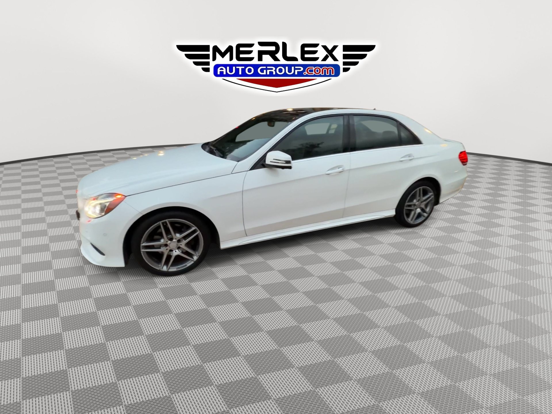 Used 2016 Mercedes-Benz E 400 Sedan image 5
