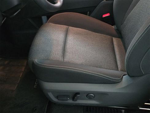 Used 2024 Nissan Rogue SV image 31