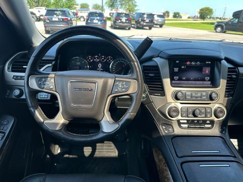 Used 2015 GMC Yukon Denali w/ Touring Package AWD/4WD image 3