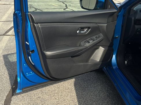 Used 2025 Nissan Sentra SV FWD image 18