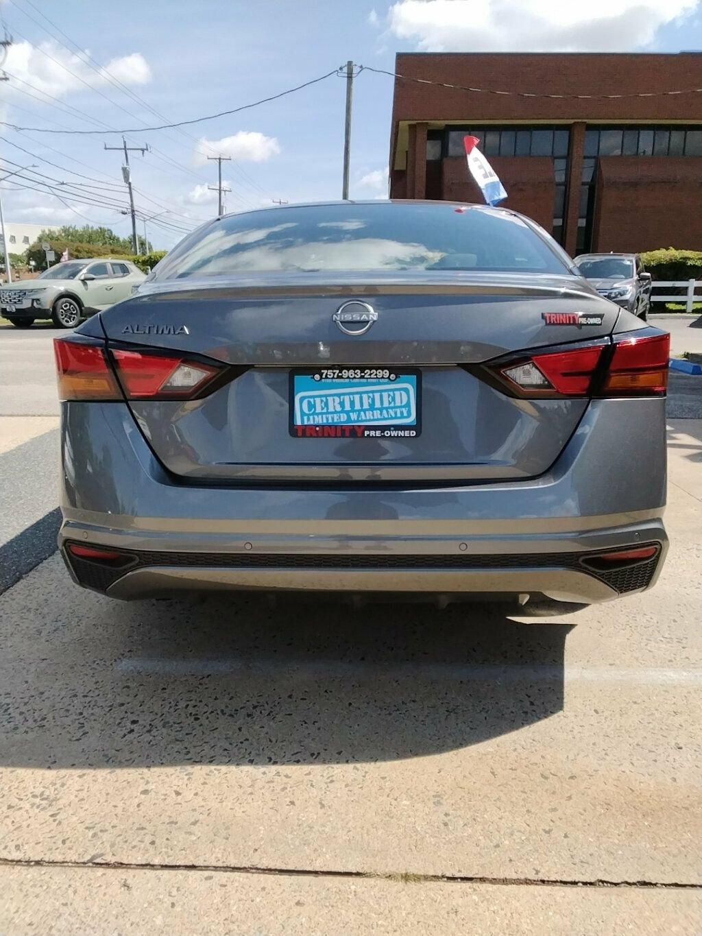 Used 2024 Nissan Altima 2.5 S FWD image 3