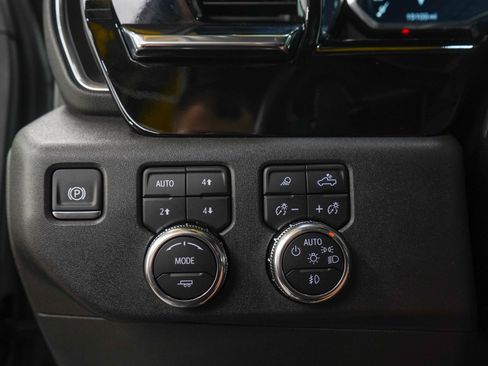 Used 2025 GMC Sierra 1500 Elevation w/ Elevation Premium Package AWD/4WD image 26